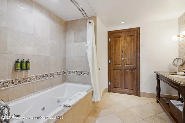 $240,000 | 415 East Dean St Unit 21 Week 10, Aspen, CO 81611