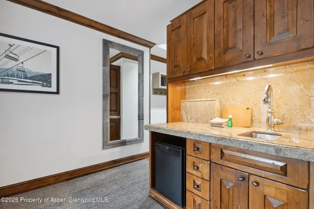 $240,000 | 415 East Dean St Unit 21 Week 10, Aspen, CO 81611