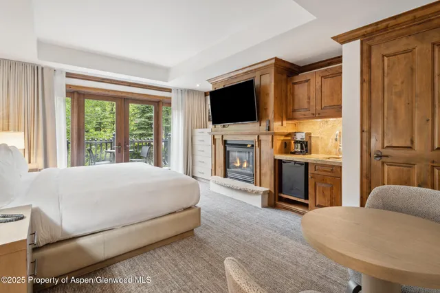 $240,000 | 415 East Dean St Unit 21 Week 10, Aspen, CO 81611