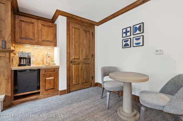 $240,000 | 415 East Dean St Unit 21 Week 10, Aspen, CO 81611