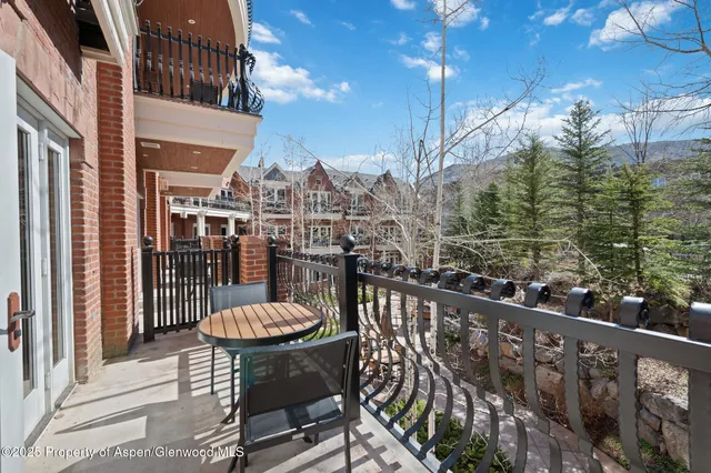 $240,000 | 415 East Dean St Unit 21 Week 10, Aspen, CO 81611