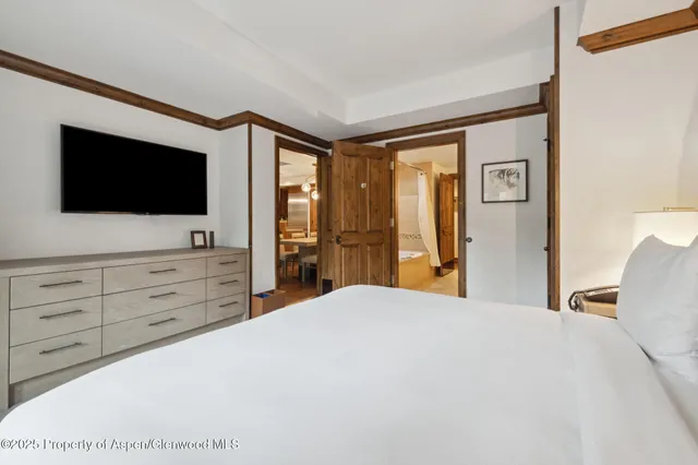 $240,000 | 415 East Dean St Unit 21 Week 10, Aspen, CO 81611