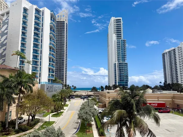 $1,800 | 17560 Atlantic Boulevard, Unit 404, Sunny Isles Beach, FL 33160