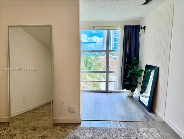 $1,800 | 17560 Atlantic Boulevard, Unit 404, Sunny Isles Beach, FL 33160