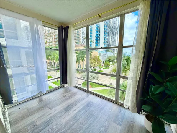 $1,800 | 17560 Atlantic Boulevard, Unit 404, Sunny Isles Beach, FL 33160