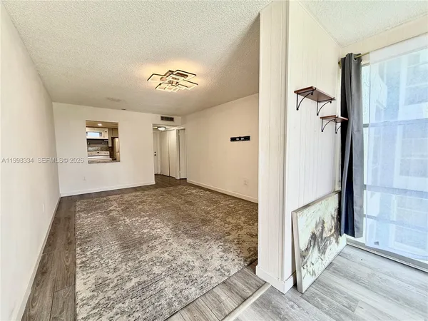 $1,800 | 17560 Atlantic Boulevard, Unit 404, Sunny Isles Beach, FL 33160