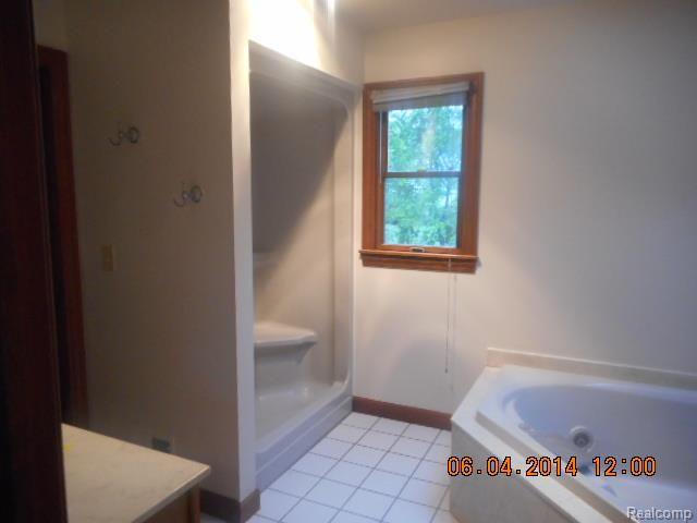 8330 North Custer Road Monroe, MI 48162 - Photo 10 of 15 10.jpg