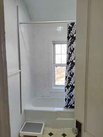 $2,000 | 23 Firglade Street, Unit 3, Worcester, MA 01602