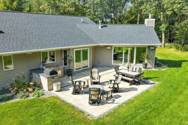 $999,900 | 2326 Pristine Lane, Suamico, WI 54313