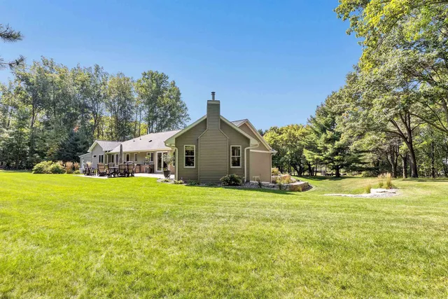 $999,900 | 2326 Pristine Lane, Suamico, WI 54313