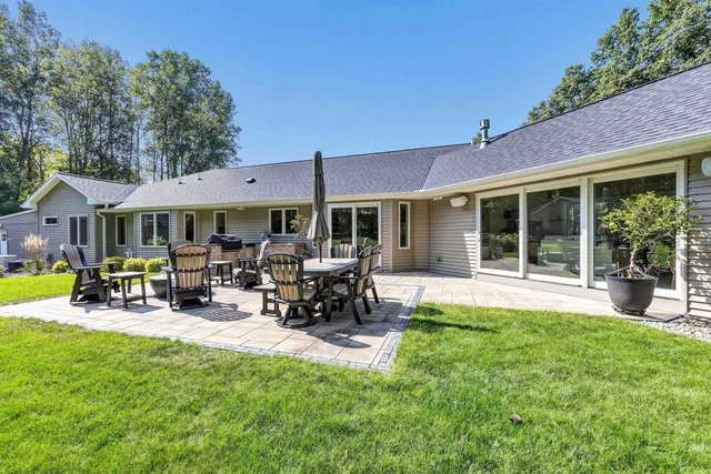 $999,900 | 2326 Pristine Lane, Suamico, WI 54313