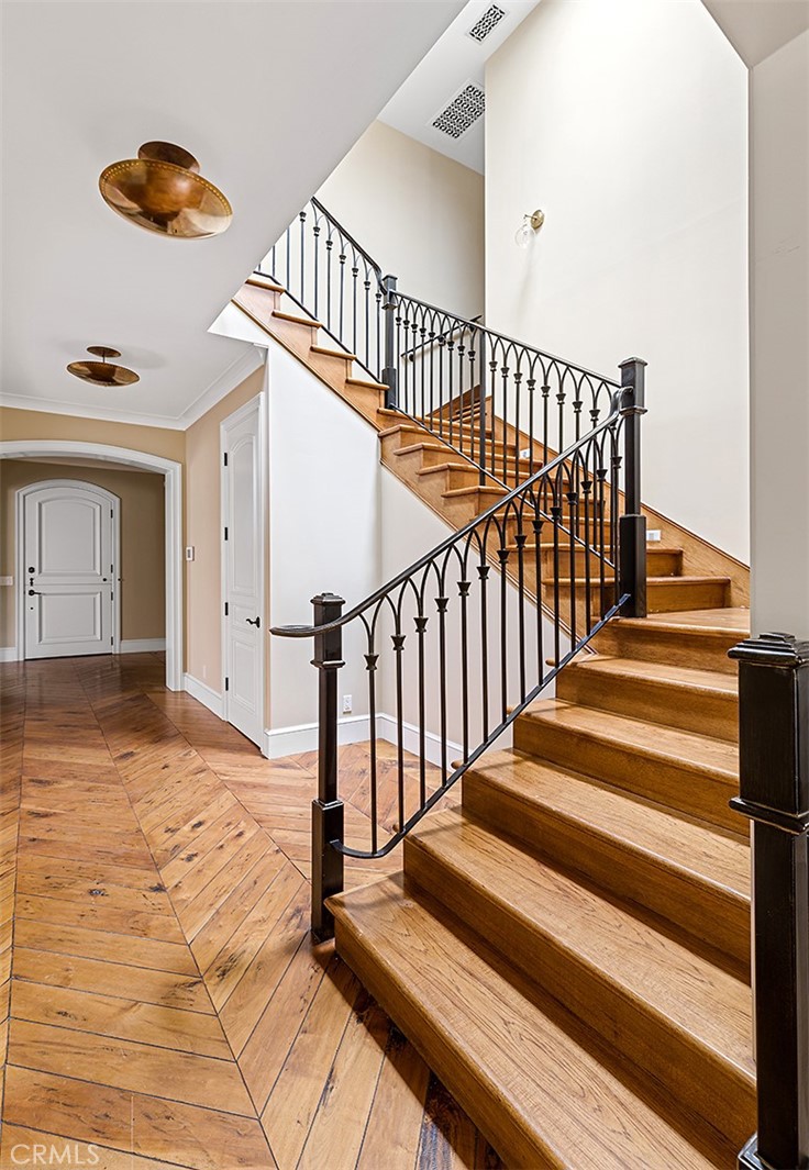 307 Pirate Road Newport Beach, CA 92663 - Photo 17 of 29 a view of entryway