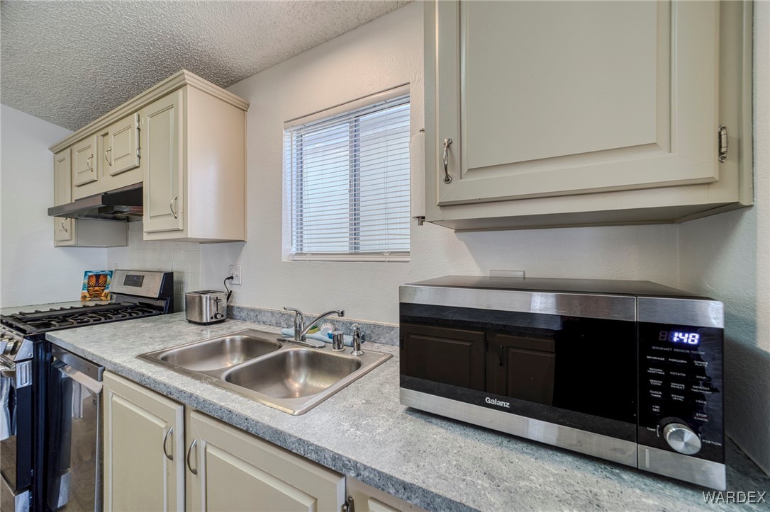 2066 East El Rodeo Road, Unit 56 Fort Mohave, AZ 86426 - Photo 6 of 27 Kitchen