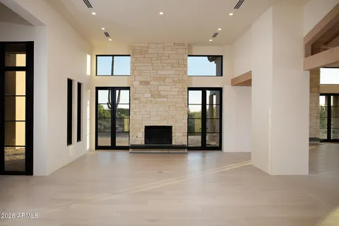 a view of an entryway with a livingroom