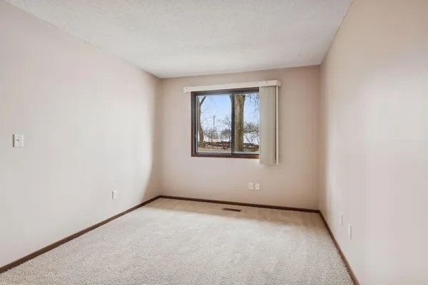 $159,900 | 2706 Brookdale Lane, Brooklyn Park, MN 55444