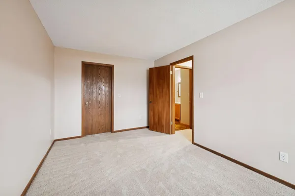 $159,900 | 2706 Brookdale Lane, Brooklyn Park, MN 55444