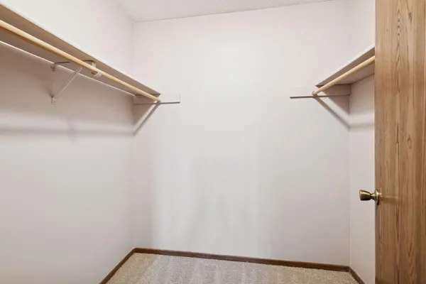 $159,900 | 2706 Brookdale Lane, Brooklyn Park, MN 55444