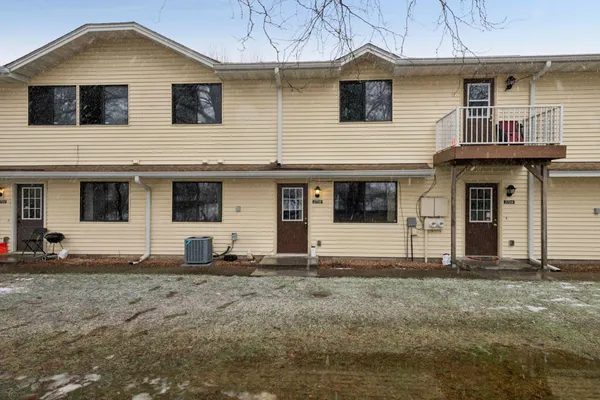$159,900 | 2706 Brookdale Lane, Brooklyn Park, MN 55444