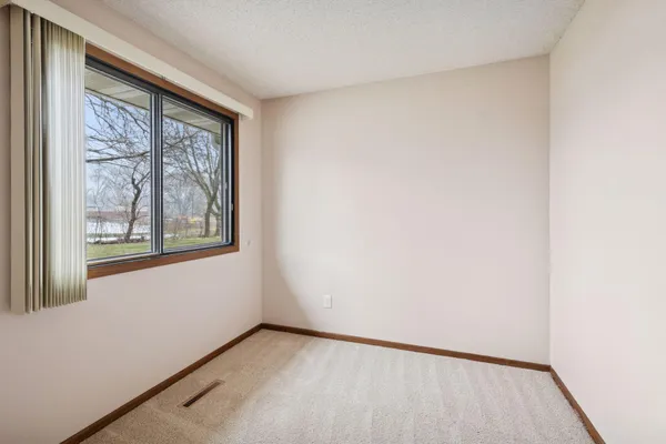 $159,900 | 2706 Brookdale Lane, Brooklyn Park, MN 55444