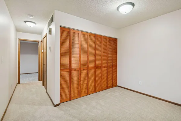 $159,900 | 2706 Brookdale Lane, Brooklyn Park, MN 55444