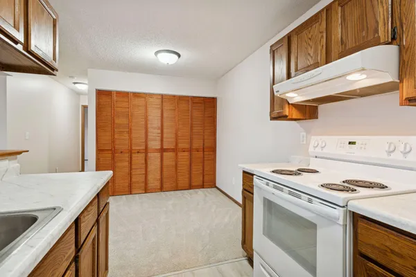 $149,900 | 2706 Brookdale Lane, Brooklyn Park, MN 55444