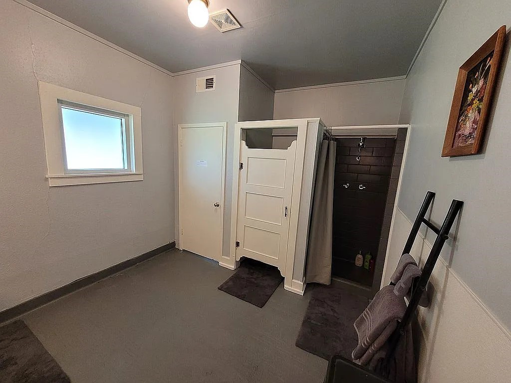 1102 Beech Street Taylor, TX 76574 - Photo 19 of 38 a view of an empty room