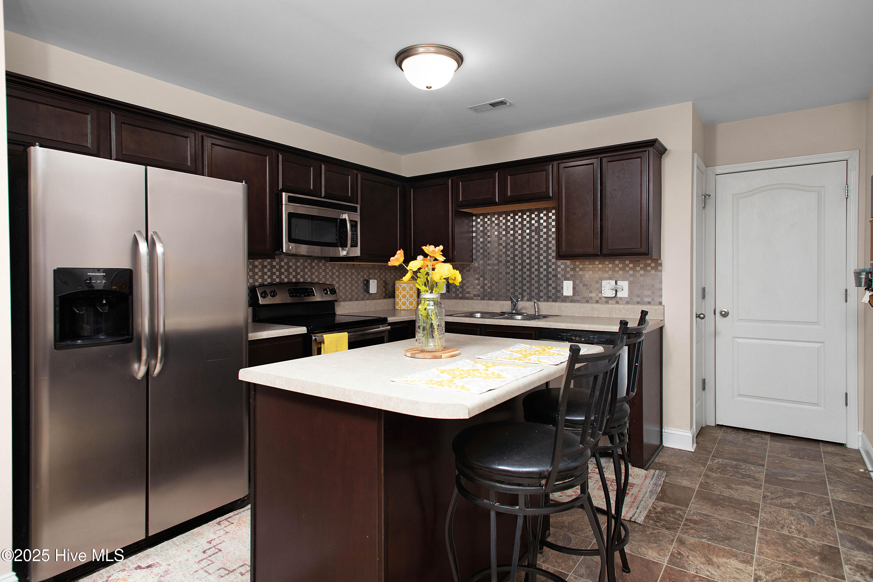 4763 Corena Drive New Bern, NC 28562 - Photo 3 of 25 Kitchen