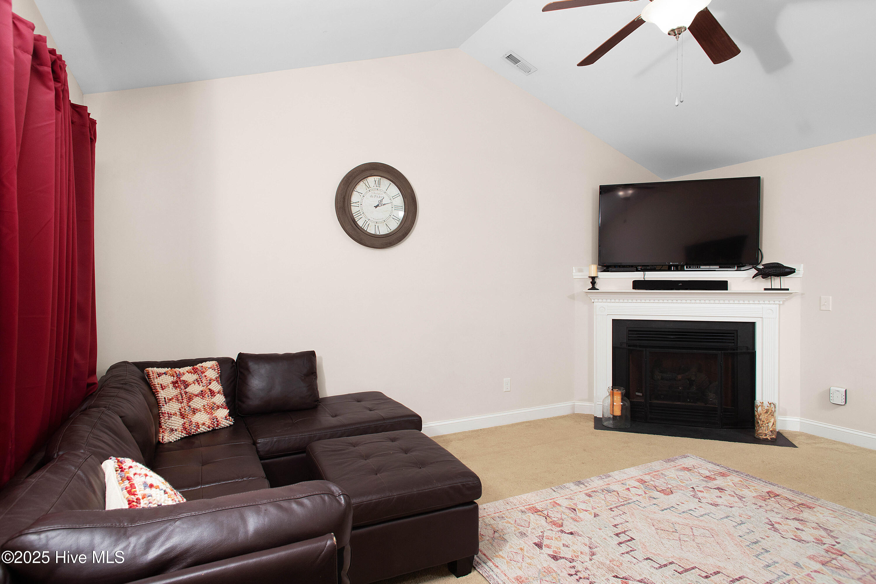 4763 Corena Drive New Bern, NC 28562 - Photo 7 of 25 Living Room