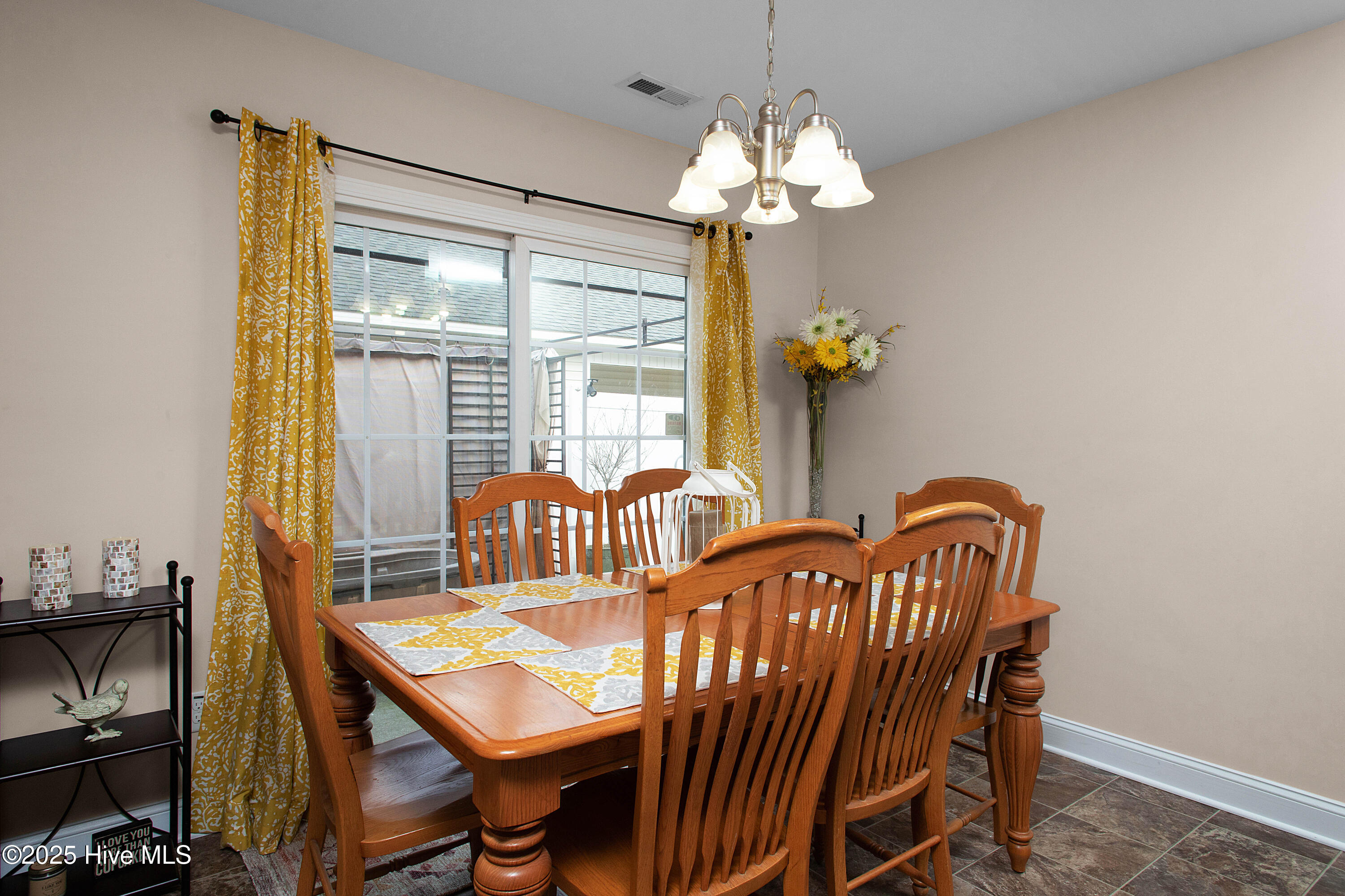 4763 Corena Drive New Bern, NC 28562 - Photo 9 of 25 Dining