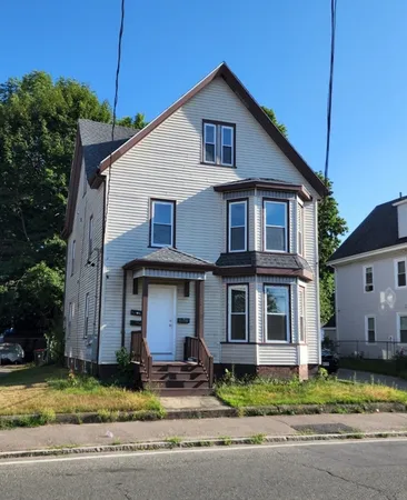 $2,700 | 91 East Ashland Street, Unit 1, Brockton, MA 02302