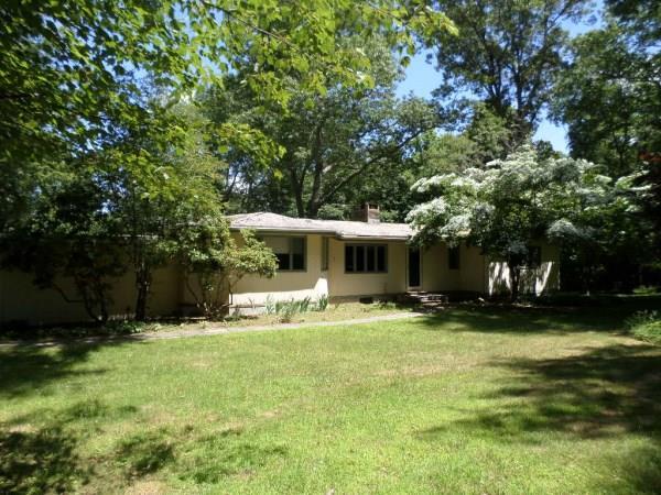 15 High Noon Road Weston, CT 06883 - Photo 1 of 1