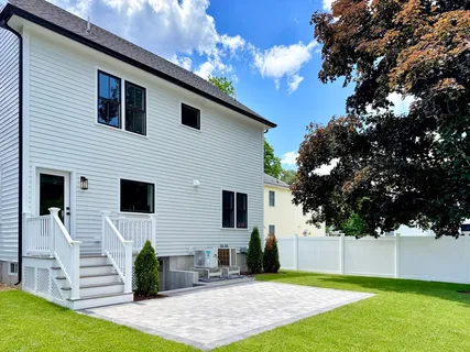 $2,195,000 | 6 Intervale Road, Wellesley, MA 02481