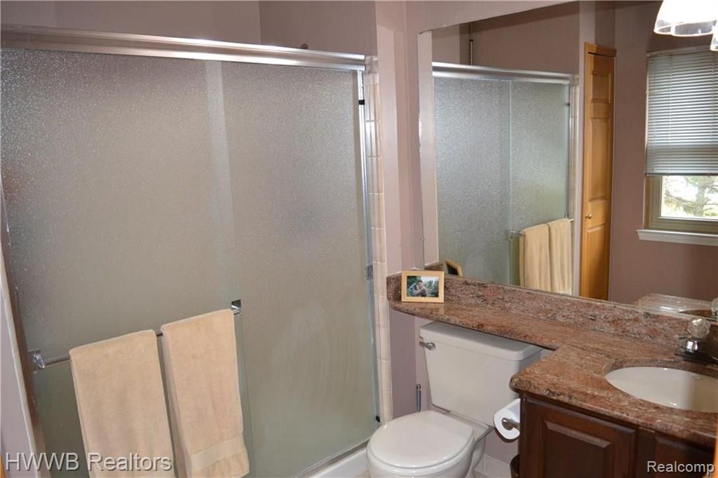 1097 Maple Leaf Drive Rochester Hills, MI 48309 - Photo 21 of 38