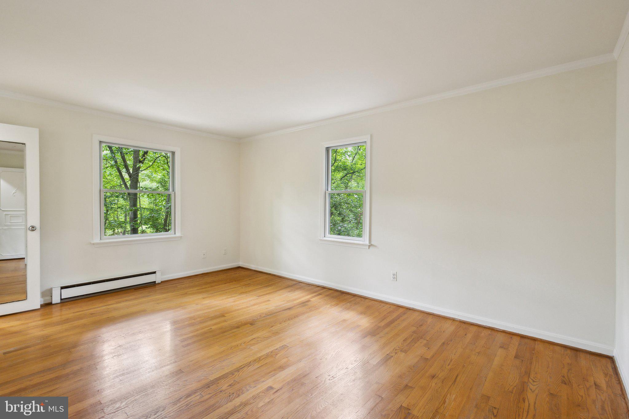 5936 River Drive Lorton, VA 22079 - Photo 15 of 19 an empty room with a window