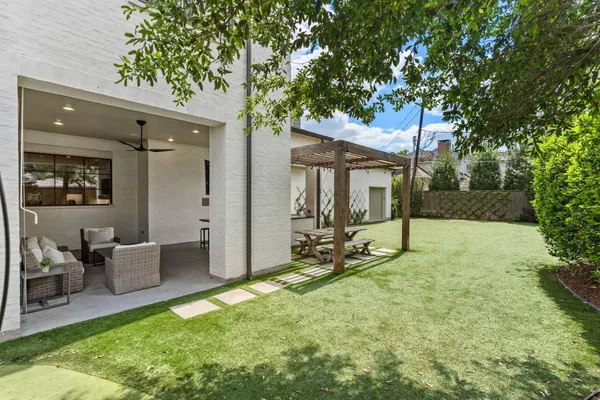 $3,550,000 | 6123 Valley Forge Drive, Houston, TX 77057