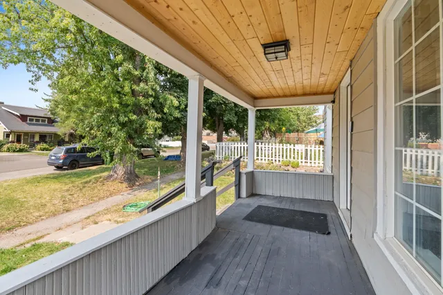 $275,000 | 242 South Broadway Street, Tekoa, WA 99033