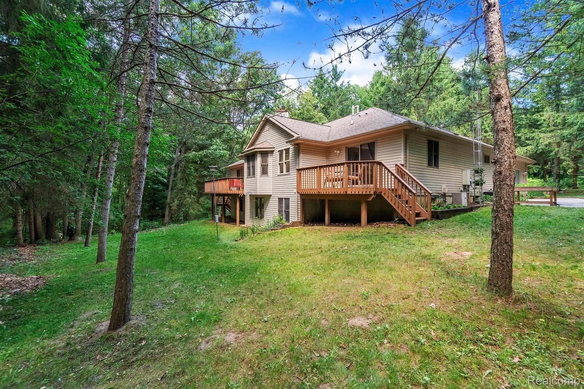 1387 Wind River Road Milford, MI 48381 - Photo 44 of 60 46-1387 Wind River Rd-WindowStill-R.jpg