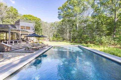 $2,995,000 | 23 Woodedge Circle, Amagansett, NY 11930
