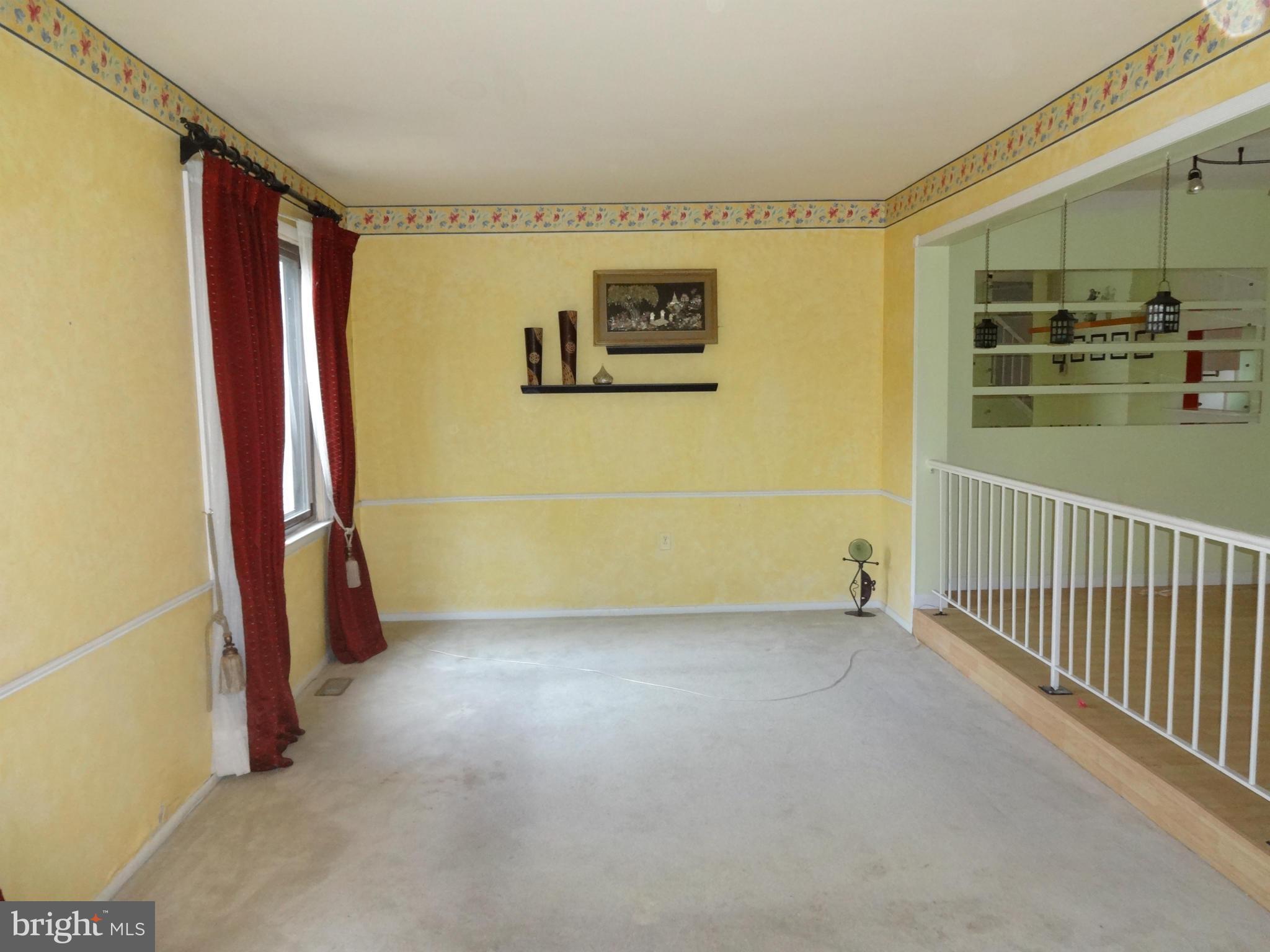 8963 Centerway Road Gaithersburg, MD 20879 - Photo 4 of 25 Living Room
