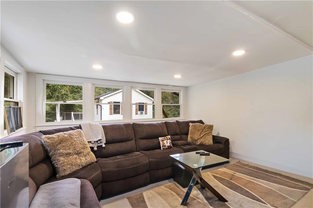 2327 Young Road Stone Mountain, GA 30088 - Photo 23 of 40