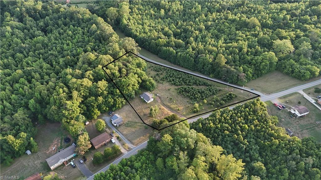 544 Brooks Road Reidsville, NC 27320 - Photo 5 of 12