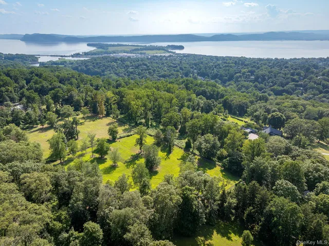 $6,000,000 | 99 Quaker Bridge Road, Croton-on-Hudson, NY 10520