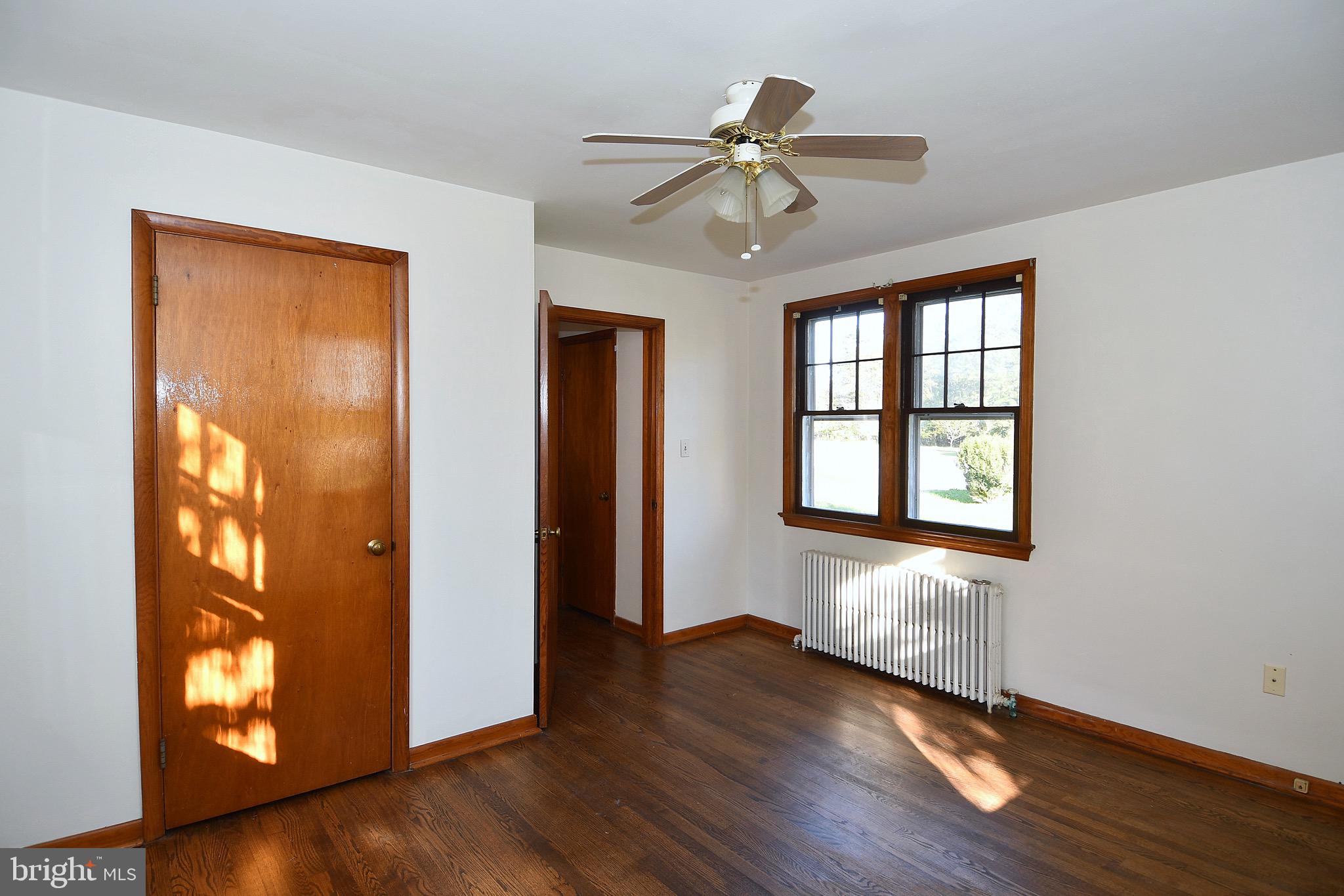 10976 Valley Road Berkeley Springs, WV 25411 - Photo 5 of 30
