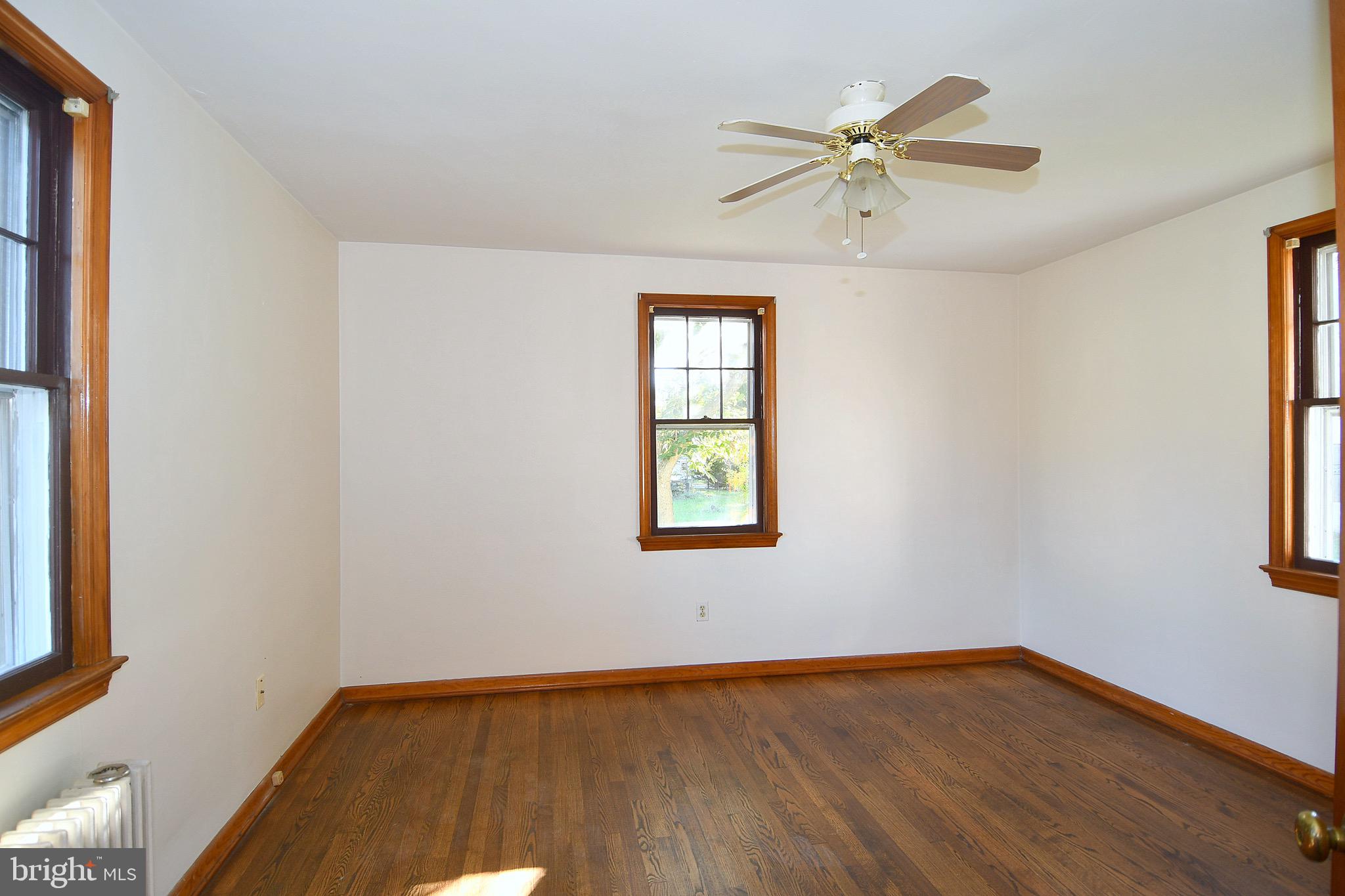10976 Valley Road Berkeley Springs, WV 25411 - Photo 6 of 30