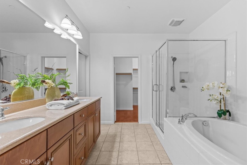 70 City Stroll Irvine, CA 92620 - Photo 17 of 33