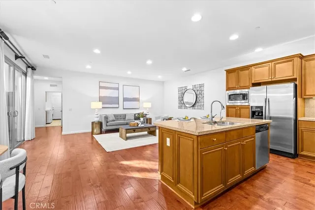 $1,598,000 | 70 City Stroll, Irvine, CA 92620