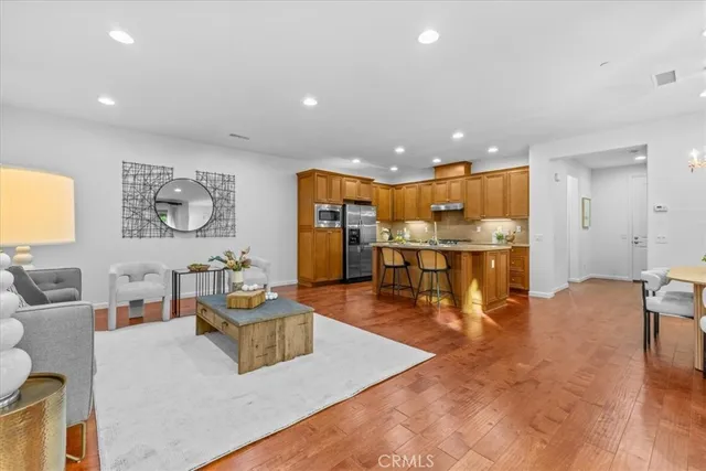 $1,598,000 | 70 City Stroll, Irvine, CA 92620