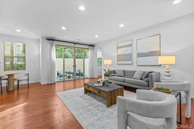 $1,598,000 | 70 City Stroll, Irvine, CA 92620