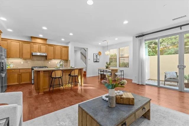 $1,598,000 | 70 City Stroll, Irvine, CA 92620