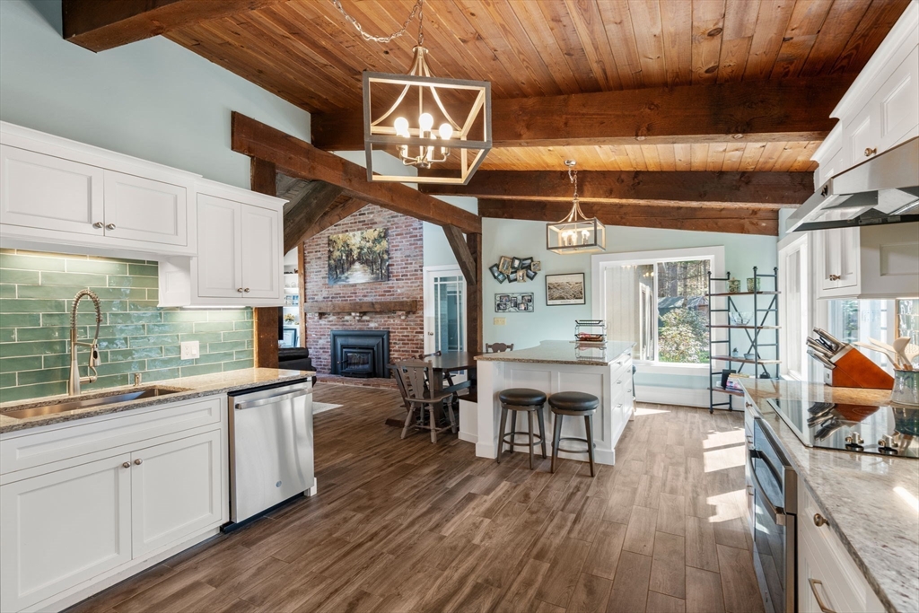 6 Cranberry Lane Hudson, MA 01749 - Photo 6 of 42